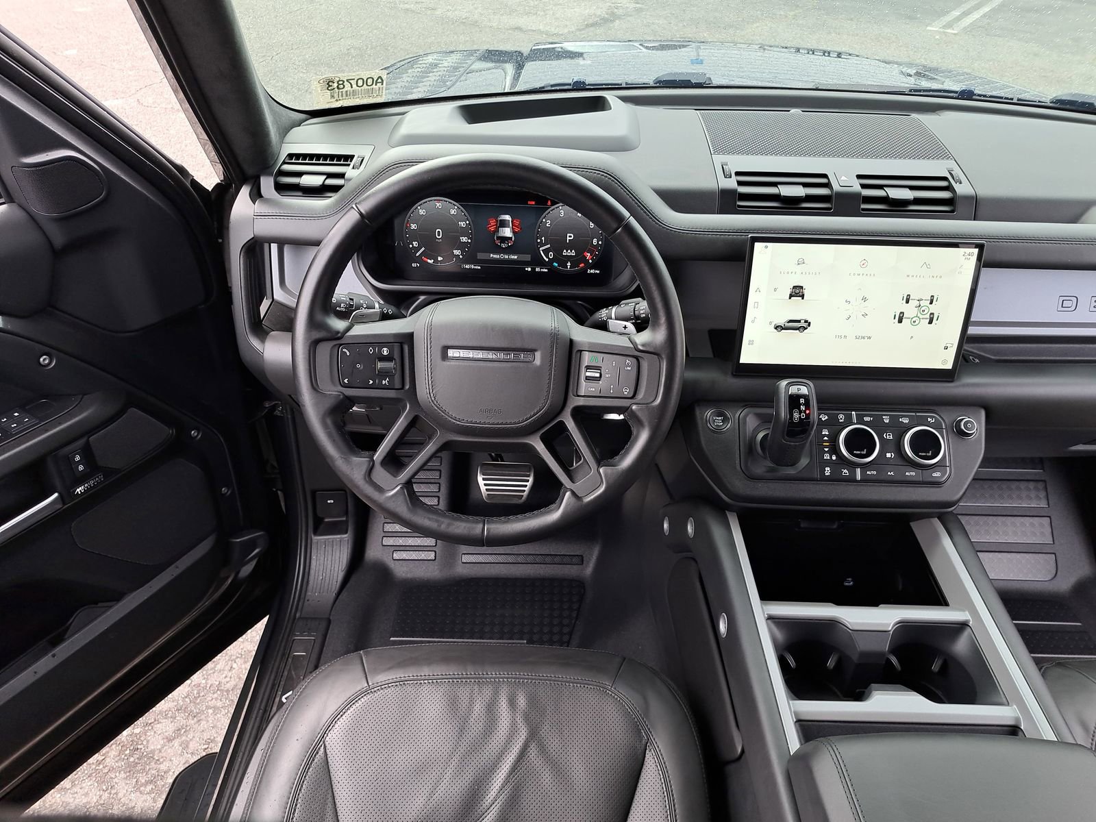 Used 2025 Land Rover Defender 110 V8 image 15