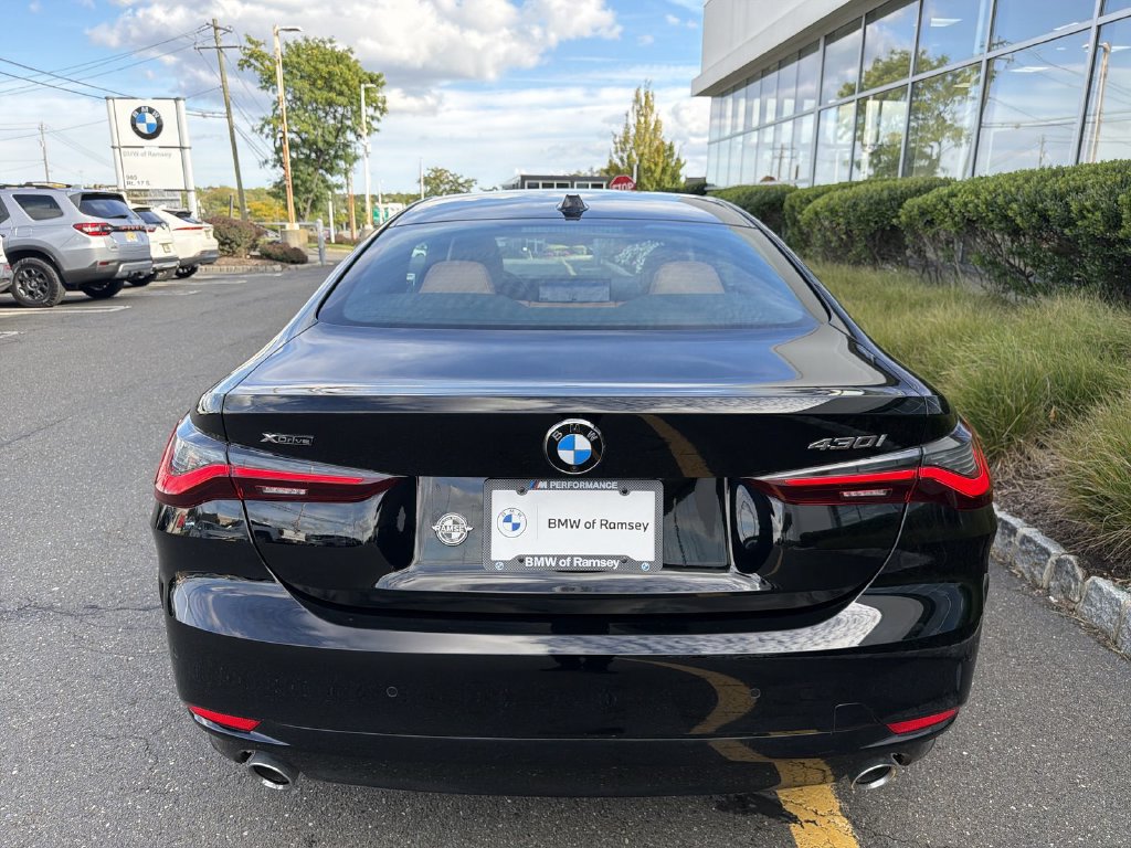 Used 2024 BMW 430i xDrive Coupe w/ Premium Package AWD/4WD image 13