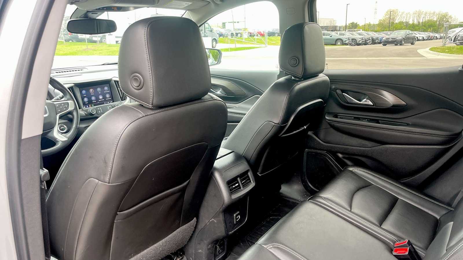 Used 2022 GMC Terrain SLT w/ Infotainment Package II AWD/4WD image 32