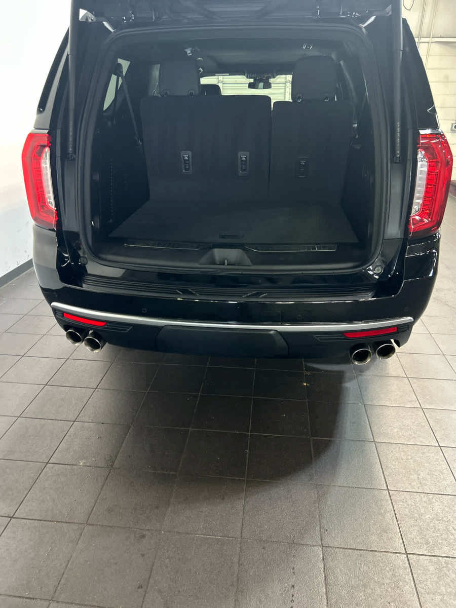 Used 2024 GMC Yukon XL Denali AWD/4WD image 13