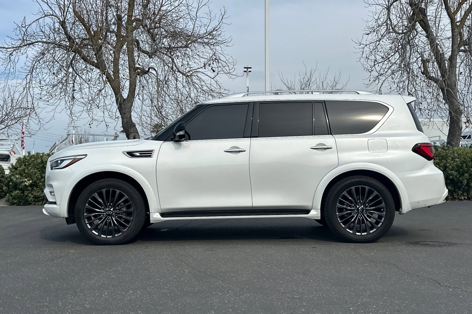 Used 2022 INFINITI QX80 Premium Select w/ Cargo Package image 7