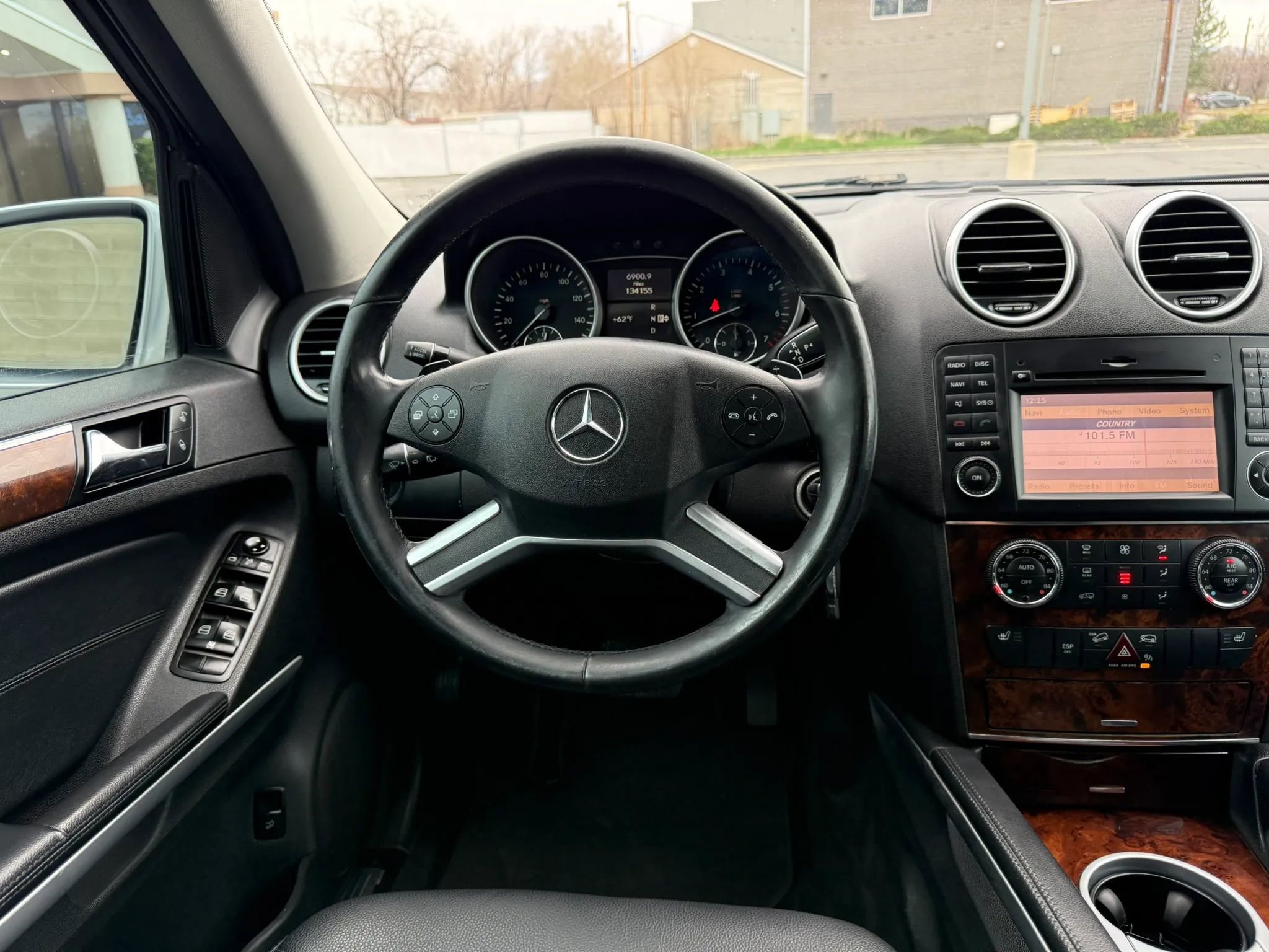 Used 2010 Mercedes-Benz ML 550 4MATIC image 17