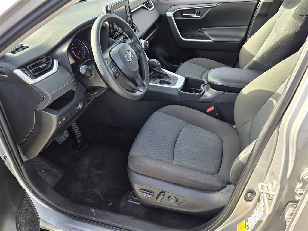 Used 2022 Toyota RAV4 XLE image 10