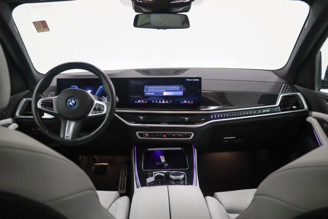 Used 2025 BMW X5 xDrive50e w/ M Sport Package image 31