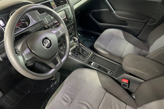 Used 2016 Volkswagen e-Golf SE image 11