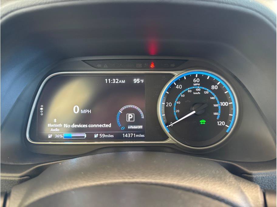 Used 2025 Nissan Leaf S FWD image 17