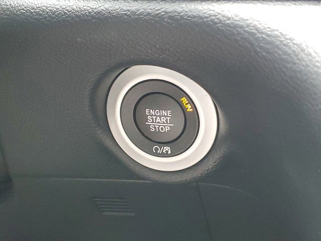 Used 2026 Chrysler Pacifica Select FWD image 12