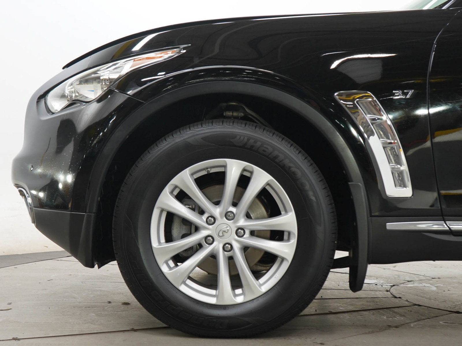 Used 2014 INFINITI QX70 AWD w/ Premium Package image 28