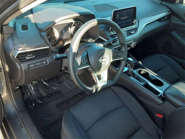 Used 2024 Nissan Altima 2.5 SV image 9