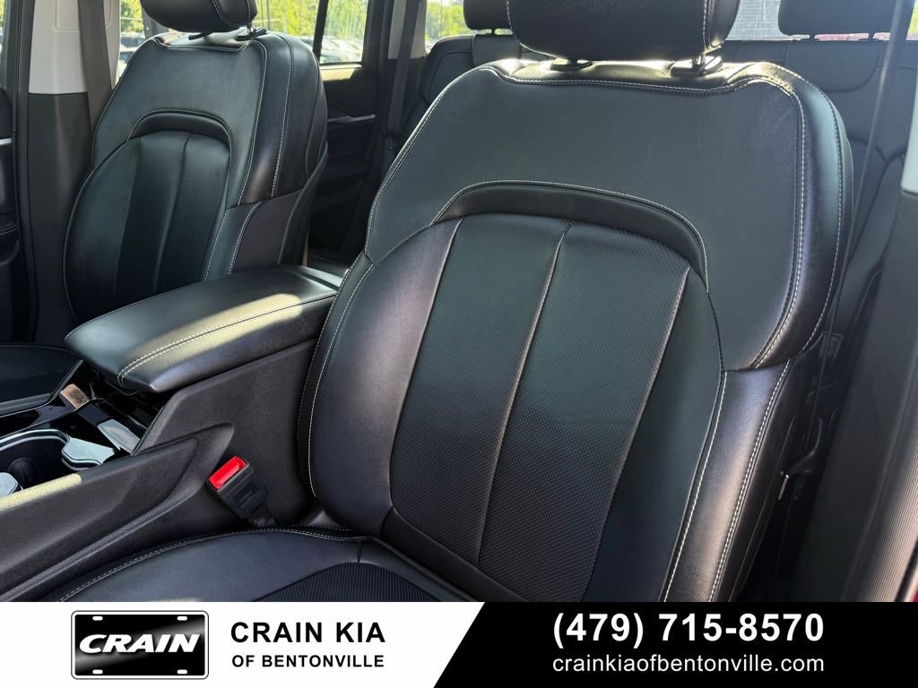 Used 2023 Jeep Grand Cherokee Limited w/ Luxury Tech Group II AWD/4WD image 22