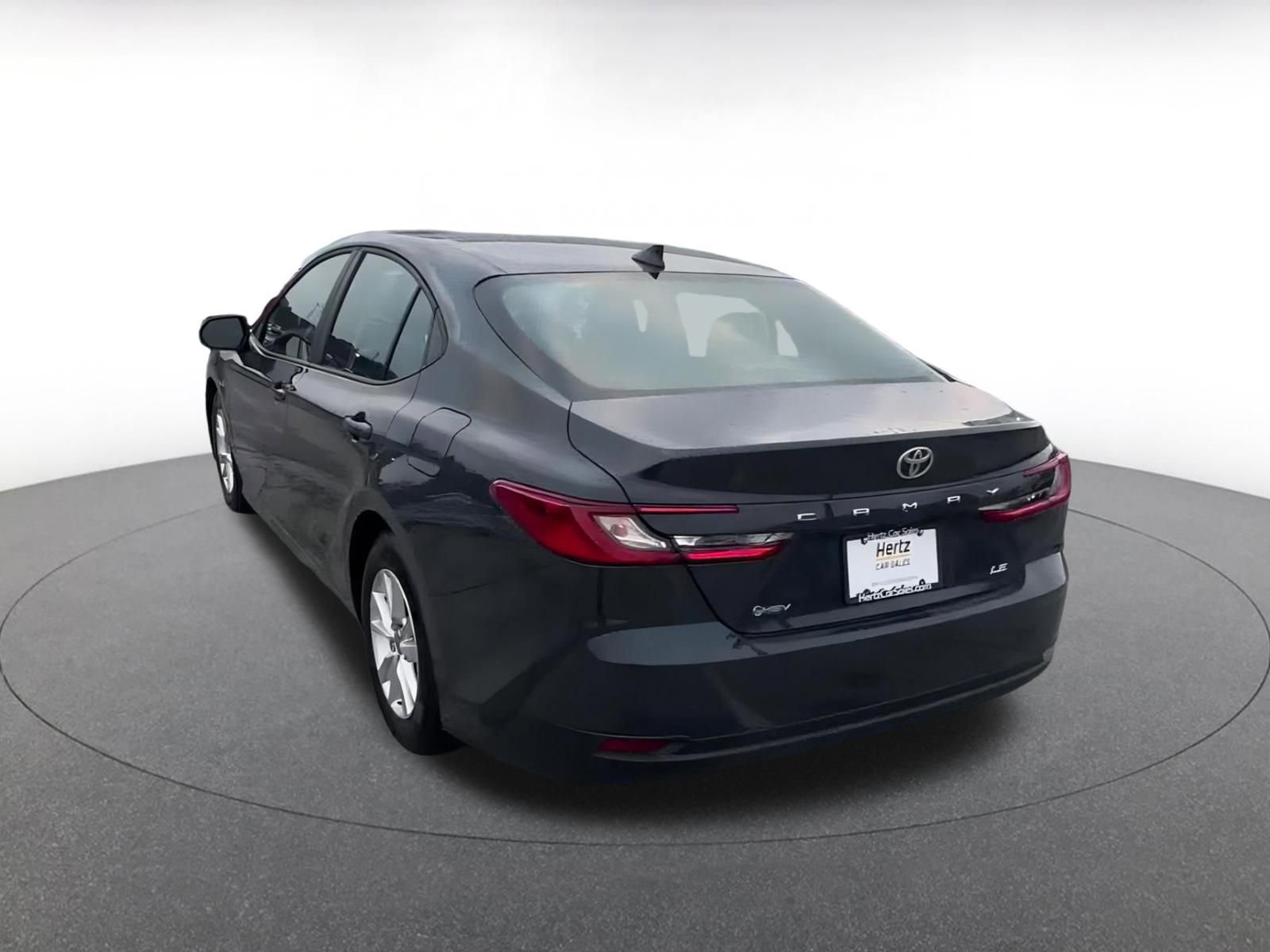 Used 2025 Toyota Camry LE image 11