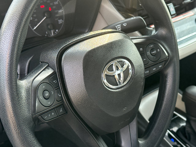 Used 2025 Toyota Corolla LE FWD image 29