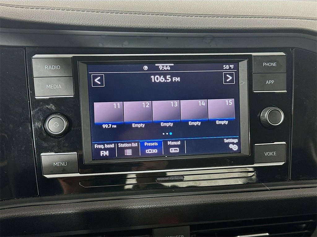 Used 2024 Volkswagen Jetta SE image 17