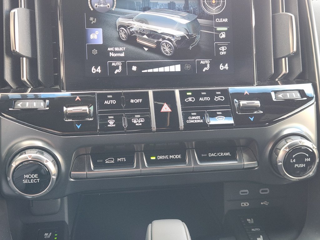 Certified 2026 Lexus LX 700h Luxury w/ Appearance Package AWD/4WD image 19