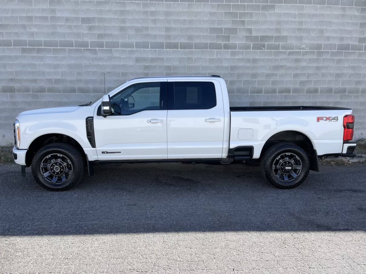 Used 2023 Ford F350 Lariat w/ Lariat Ultimate Package AWD/4WD image 10