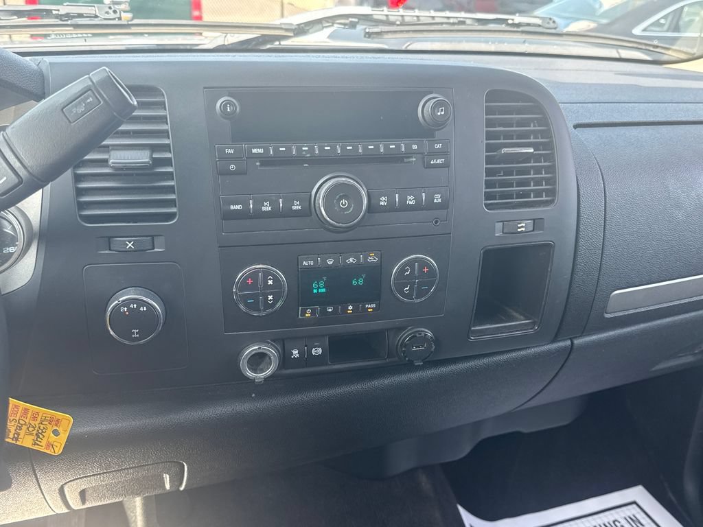 Used 2011 Chevrolet Silverado 2500 LT w/ Interior Plus Package AWD/4WD image 20