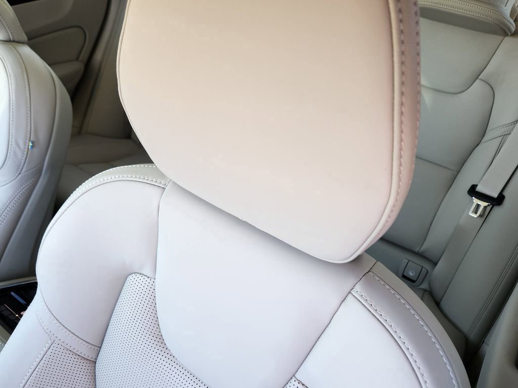 New 2026 Volvo XC60 B5 Ultra w/ Protection Package Premier image 5