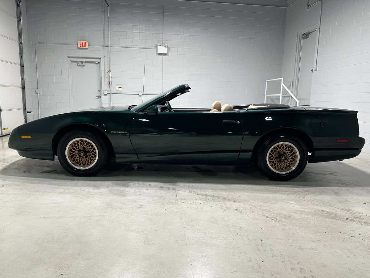 Used 1992 Pontiac Firebird Convertible RWD image 16