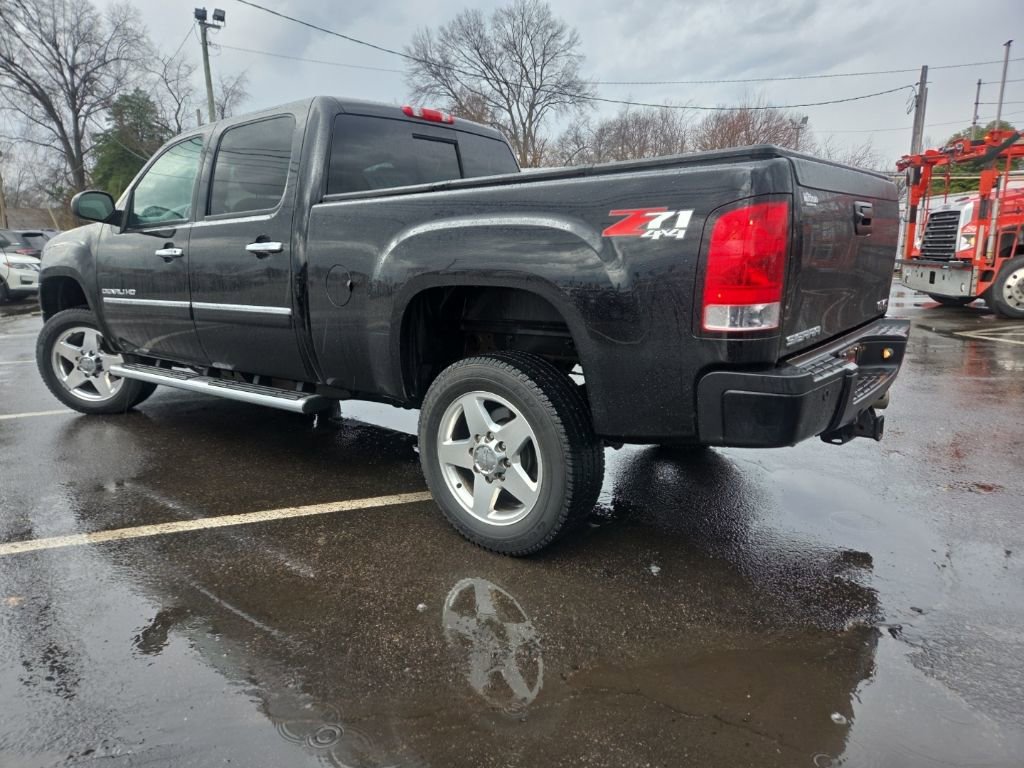 Used 2014 GMC Sierra 2500 Denali w/ Suspension Package, Off-Road image 4