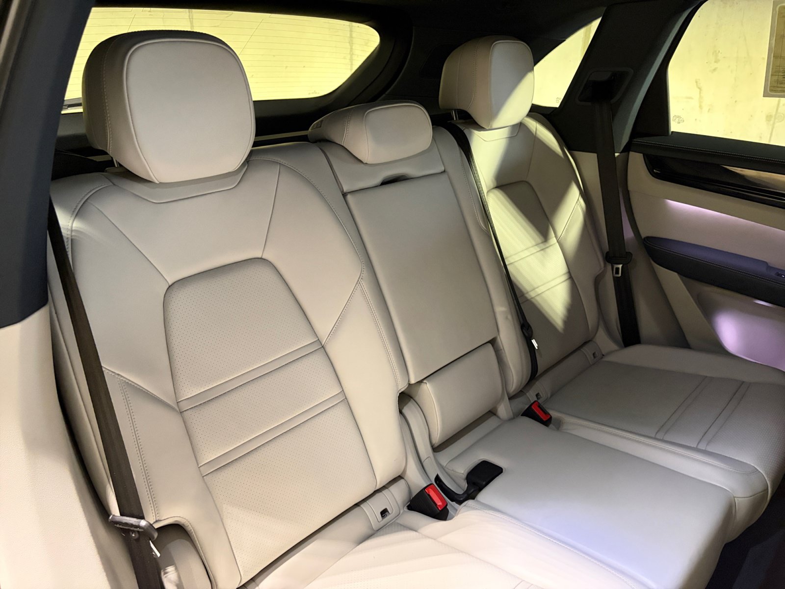 Certified 2023 Porsche Cayenne AWD/4WD image 27