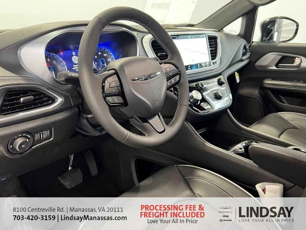 New 2026 Chrysler Pacifica Limited w/ S Appearance Package AWD/4WD image 26