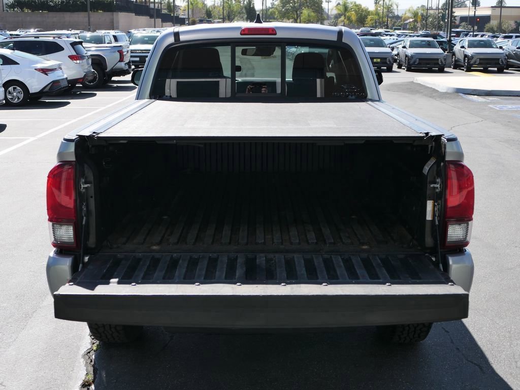 Used 2021 Toyota Tacoma SR w/ SR Convenience Package image 6