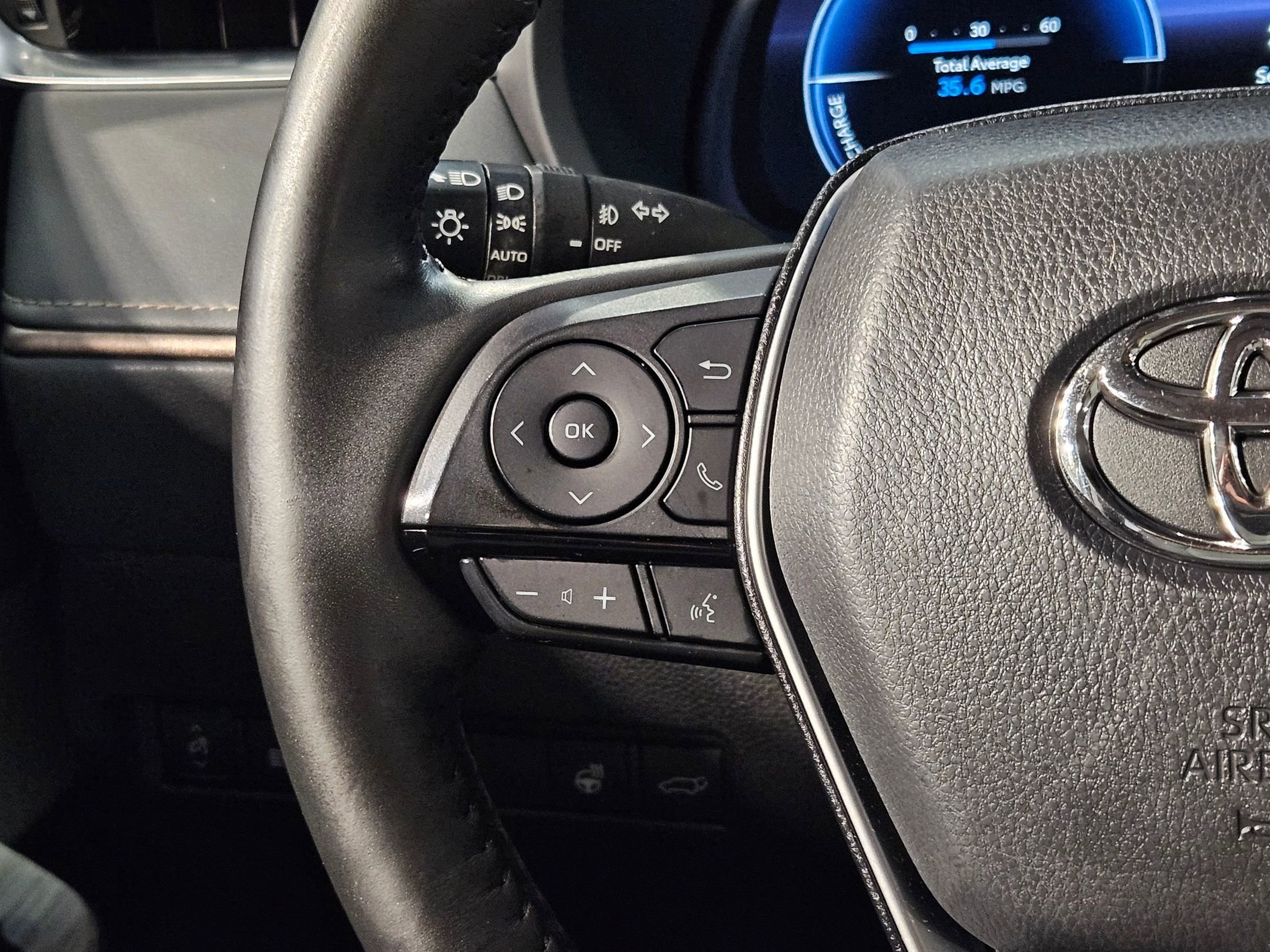 Used 2023 Toyota Venza Limited image 27