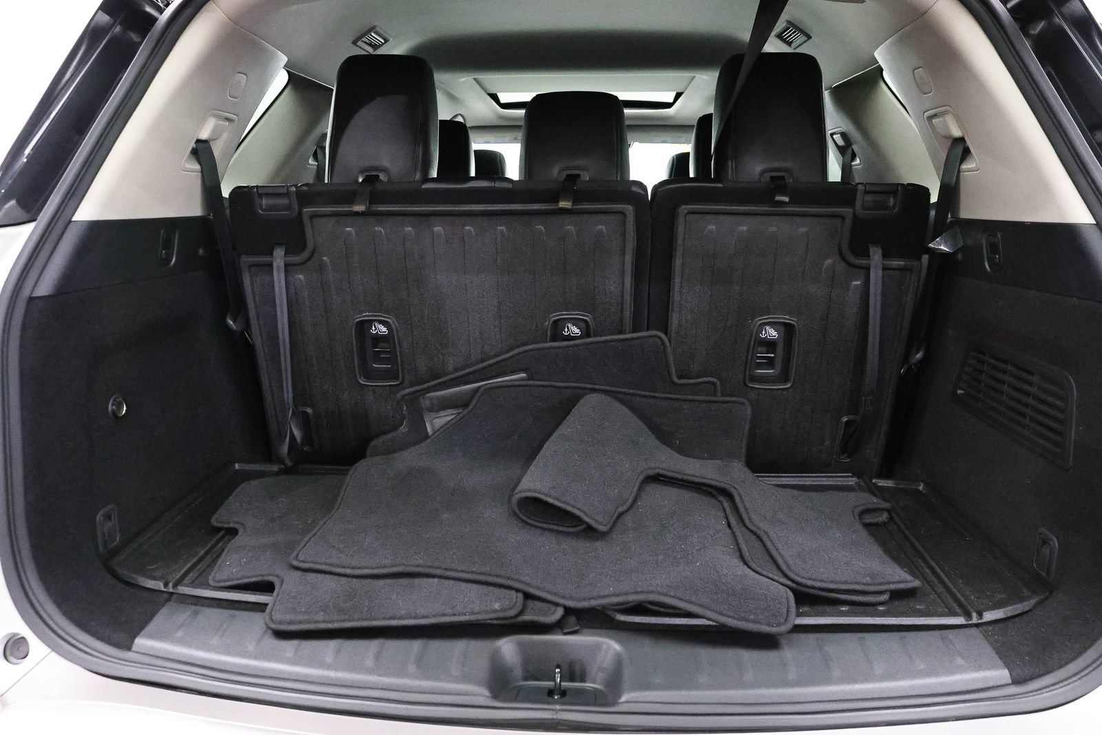 Used 2023 Nissan Pathfinder Platinum AWD/4WD image 9