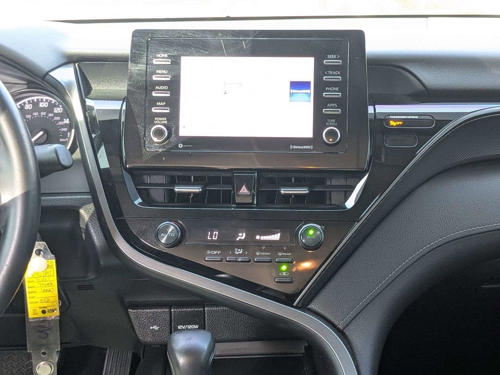 Used 2021 Toyota Camry SE image 17
