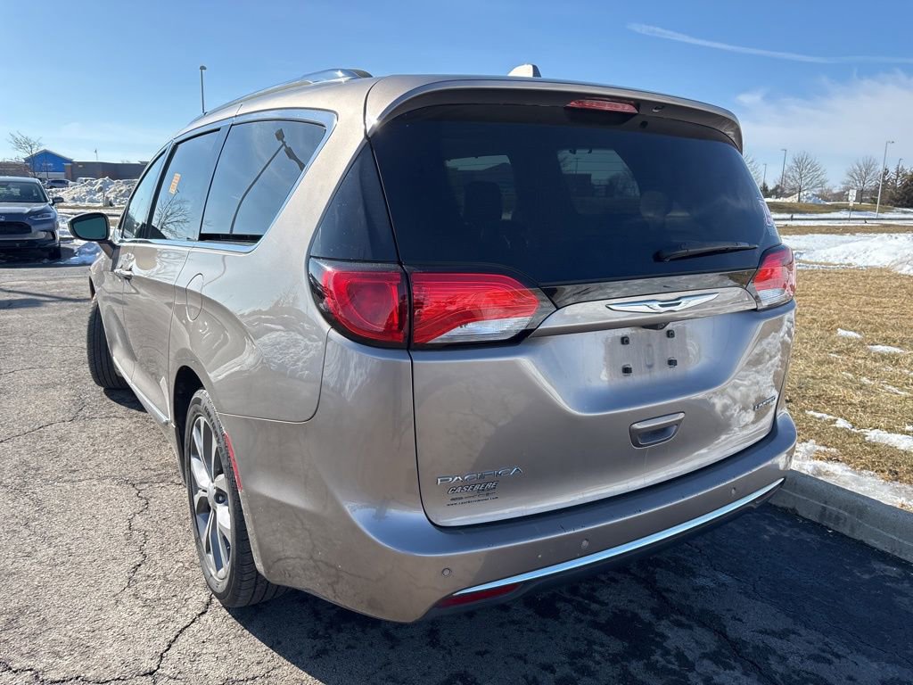 Used 2017 Chrysler Pacifica Limited w/ Tire & Wheel Group image 8