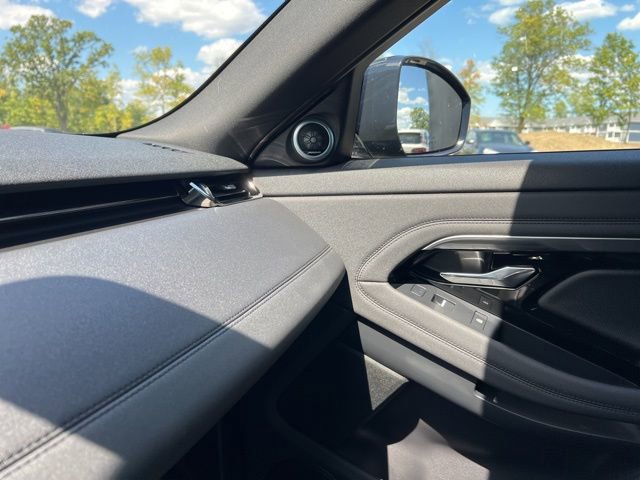 Used 2022 Land Rover Range Rover Evoque R-Dynamic SE image 25