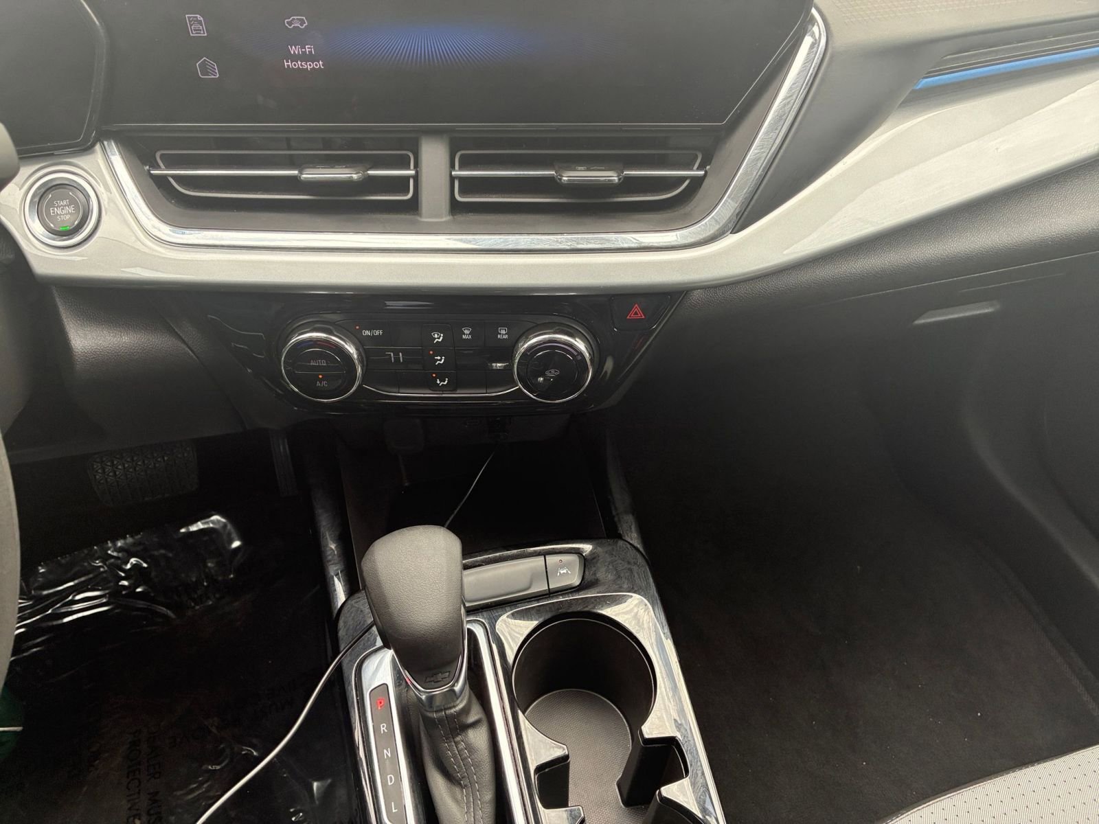 Used 2025 Chevrolet Trax LT image 36