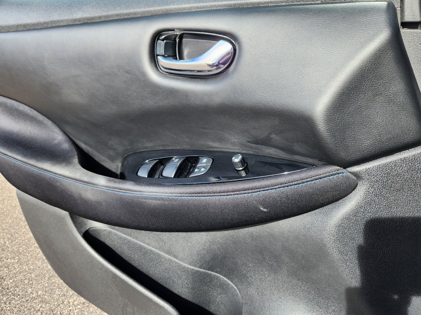 Used 2019 Nissan Leaf SV Plus w/ SV All Weather Package image 9