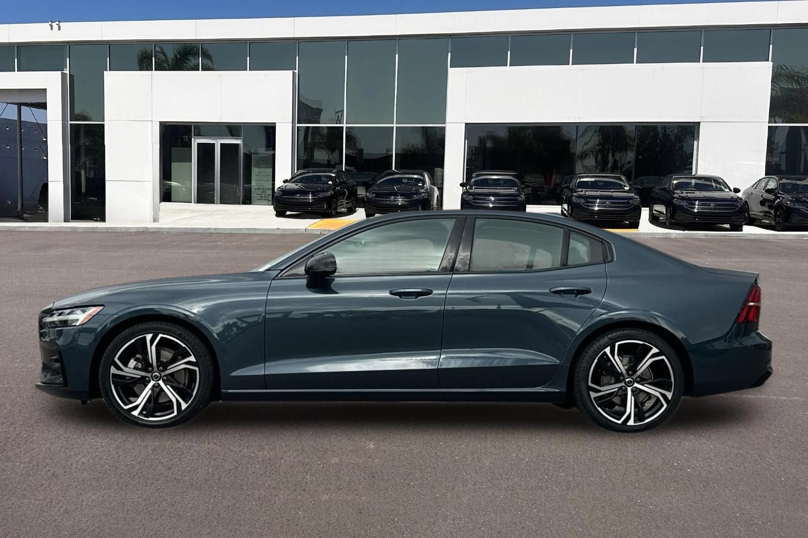 Used 2024 Volvo S60 B5 Plus FWD image 6
