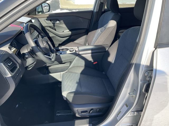 Used 2023 Nissan Rogue SV image 10