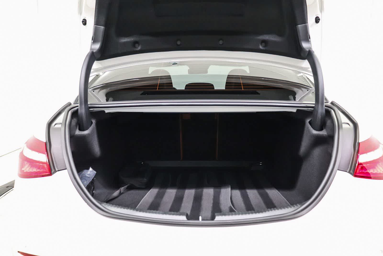 Used 2025 Mercedes-Benz C 300 Sedan image 27