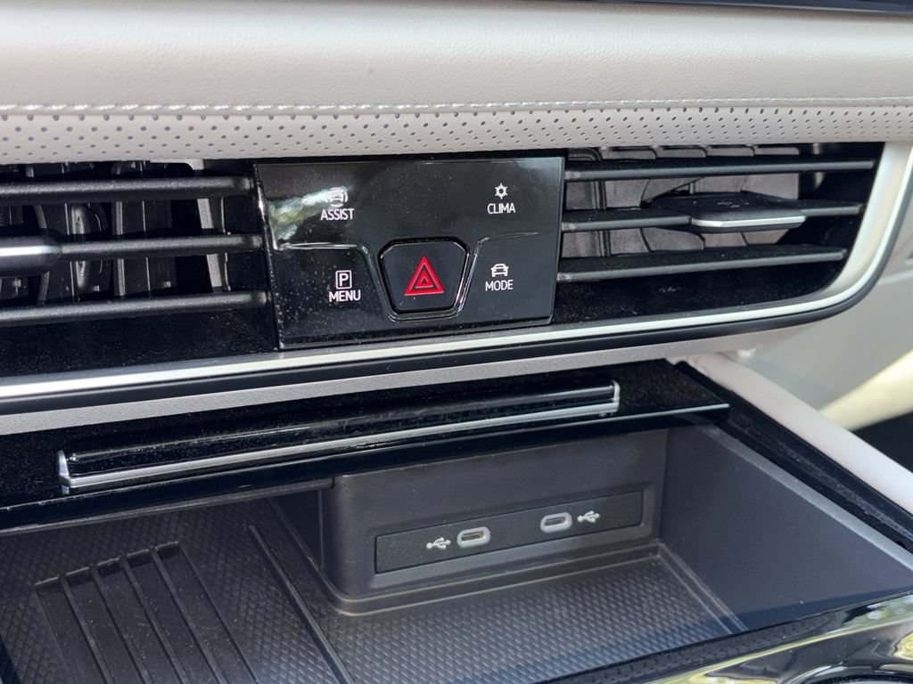 Certified 2026 Volkswagen Atlas SE w/ Panoramic Sunroof Package FWD image 18