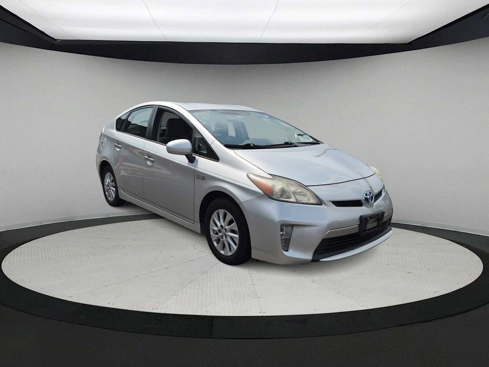 Used 2013 Toyota Prius Prime Plug-In Hybrid FWD image 2