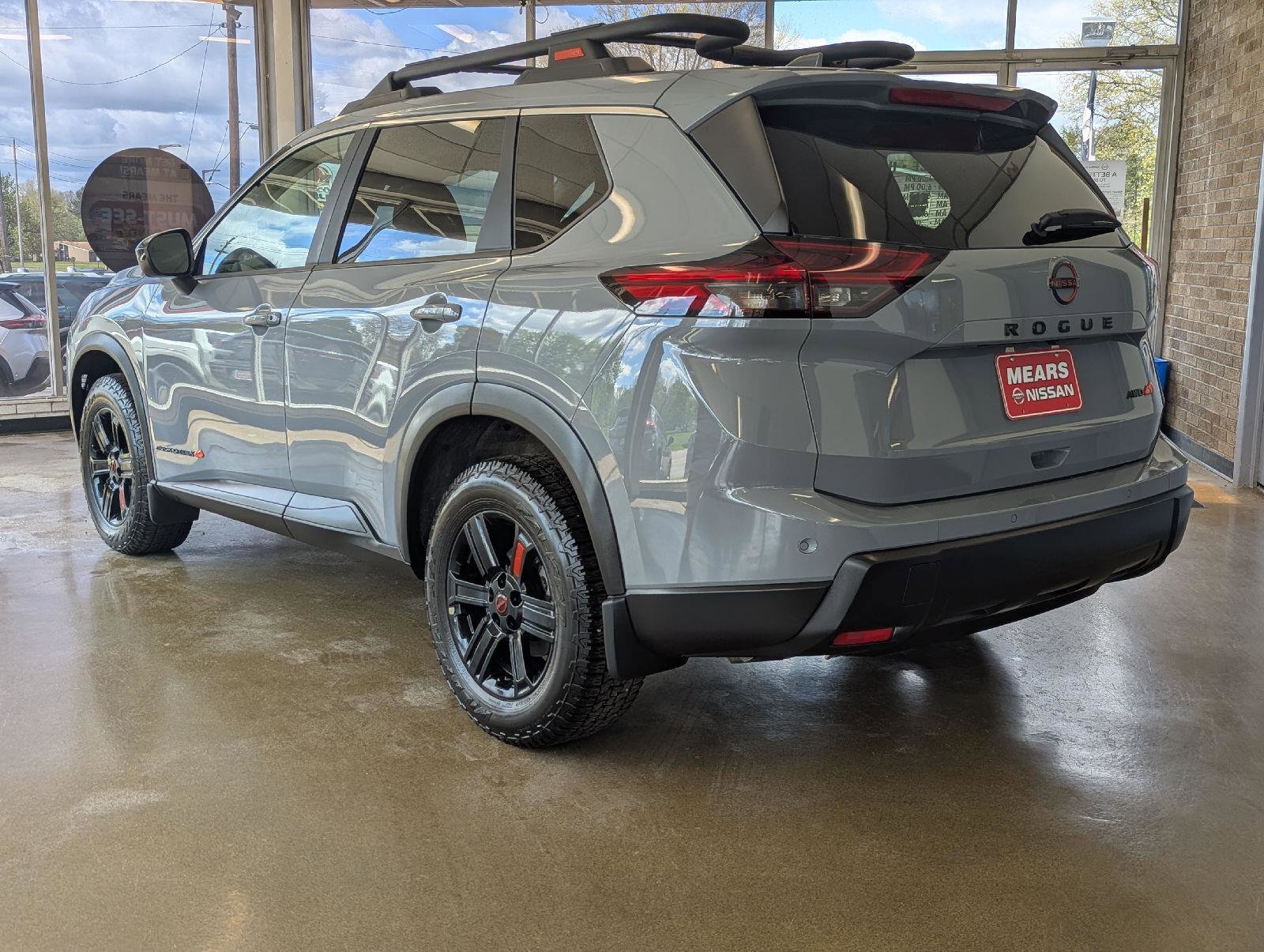Certified 2025 Nissan Rogue SV AWD/4WD image 4