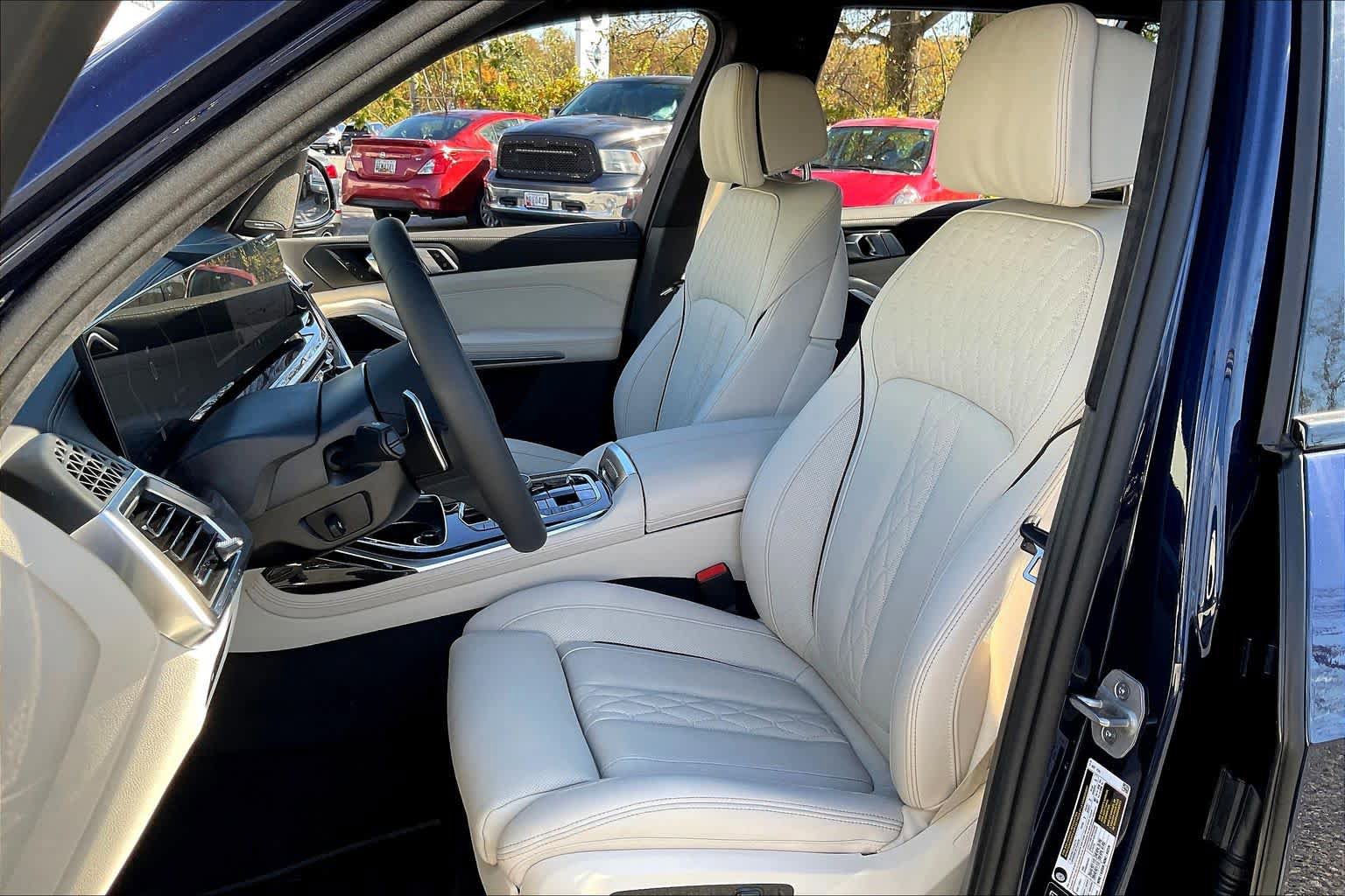 Used 2026 BMW X7 xDrive40i w/ M Sport Package image 7