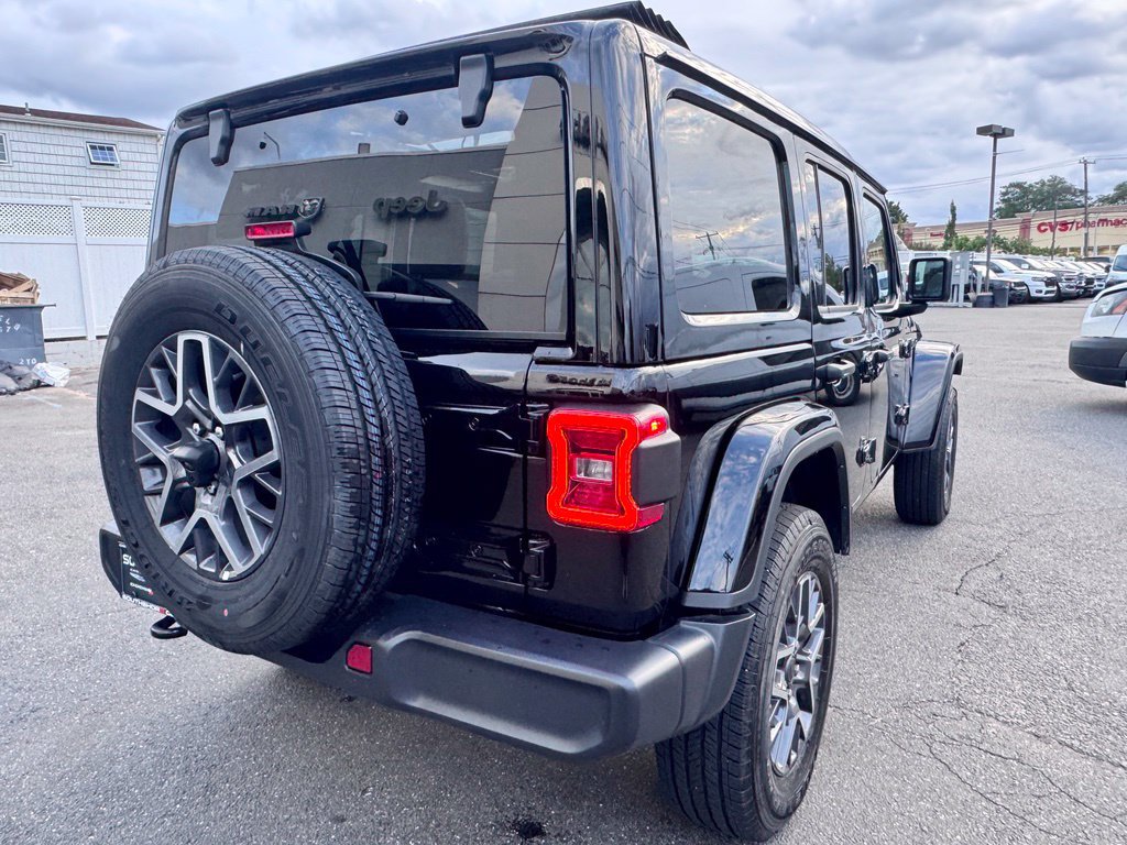 Certified 2026 Jeep Wrangler Unlimited Sahara AWD/4WD image 8
