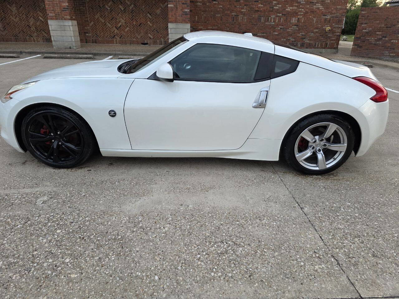 Used 2011 Nissan 370Z Touring image 10