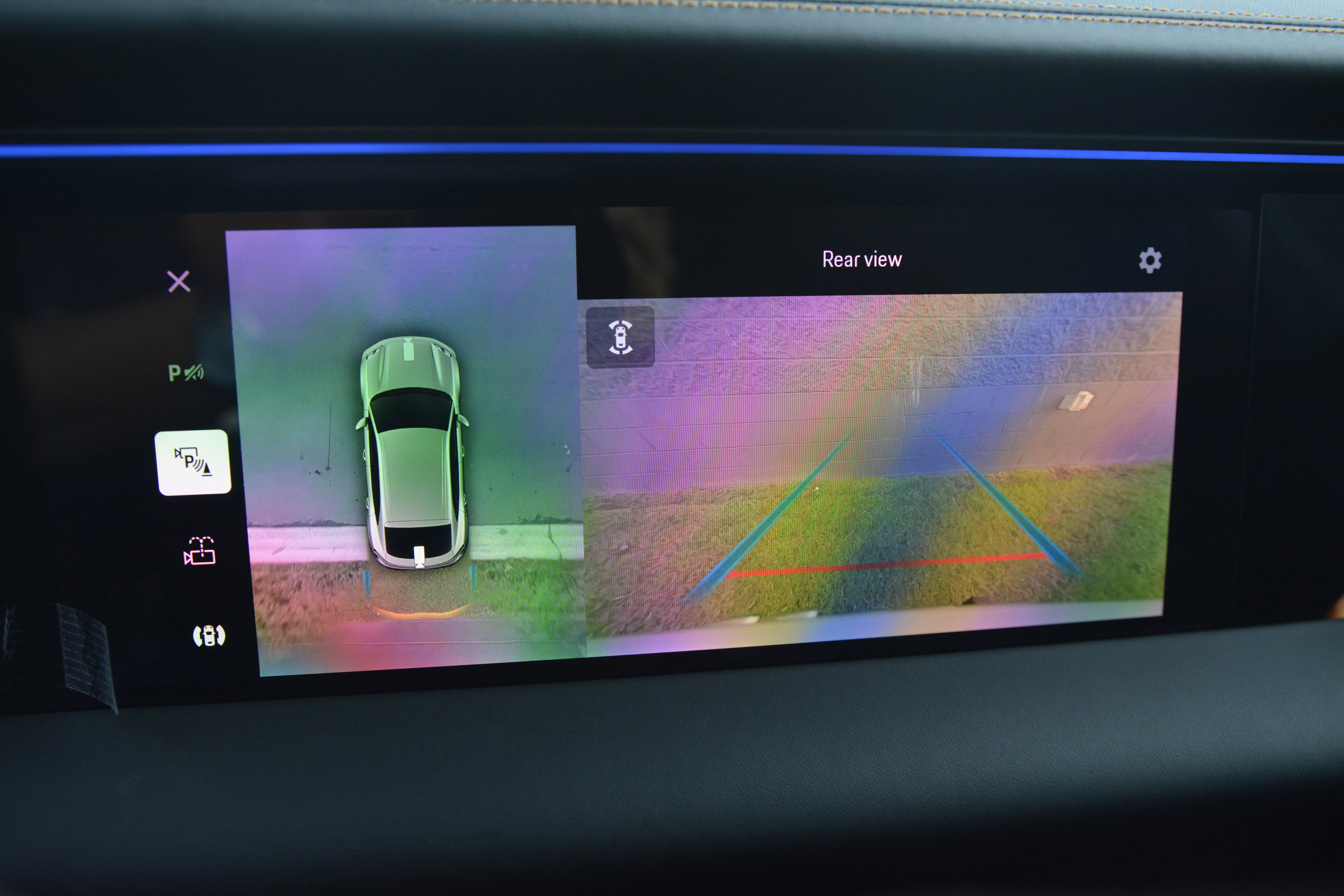 Certified 2025 Porsche Macan Electric image 22