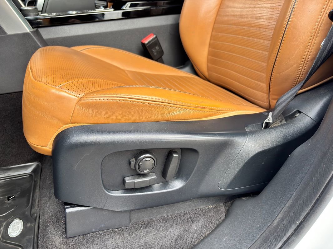 Used 2017 Land Rover Discovery HSE Luxury image 22