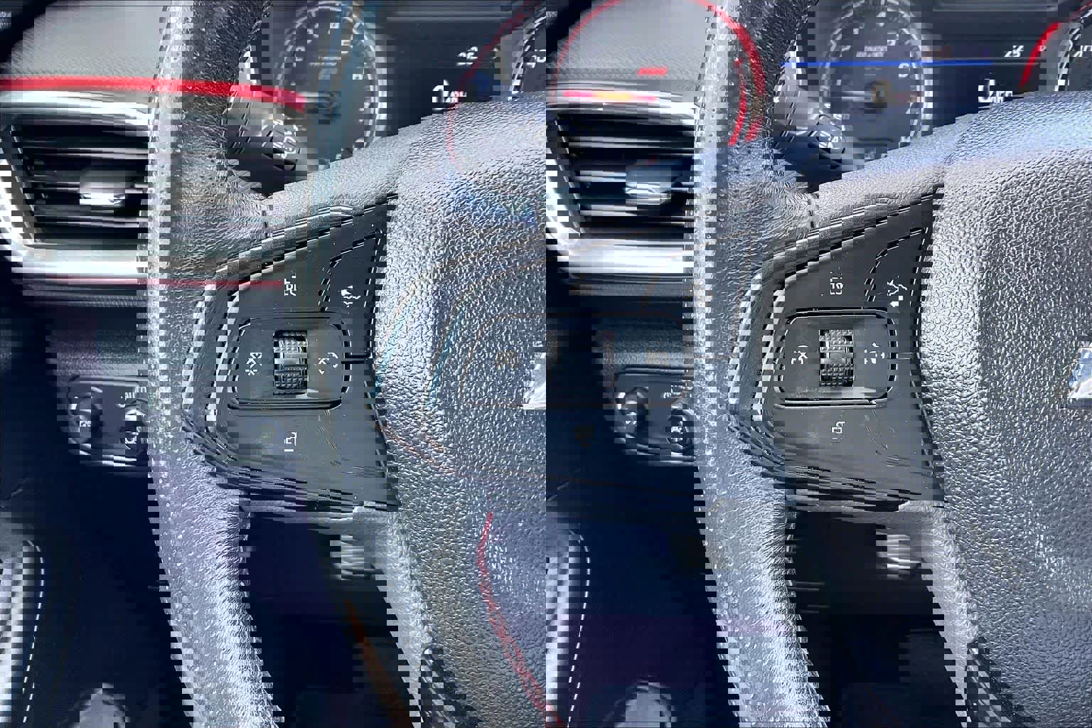 Used 2021 Chevrolet TrailBlazer RS w/ Technology Package FWD image 23