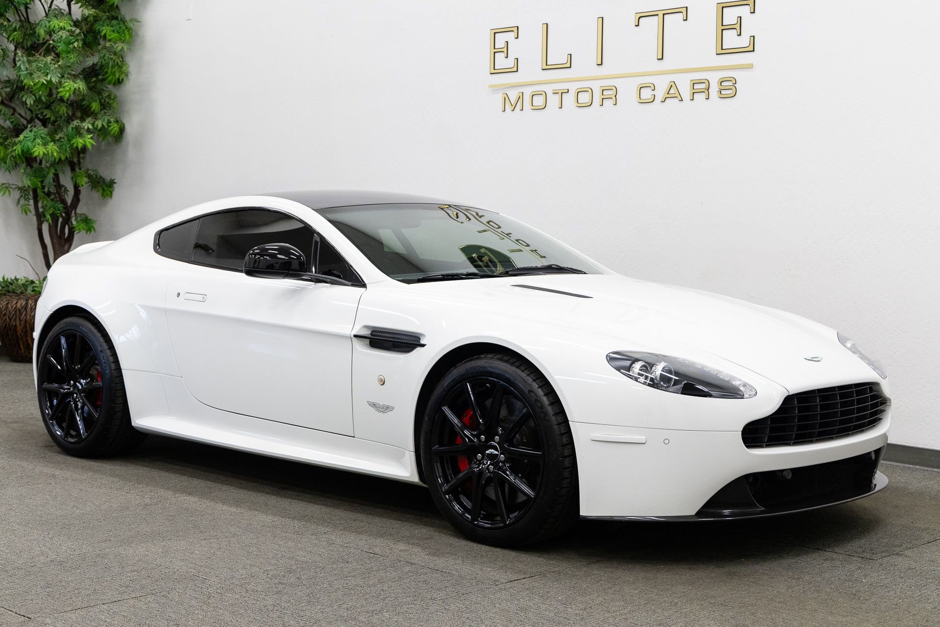 Used 2011 Aston Martin V8 Vantage S RWD image 7