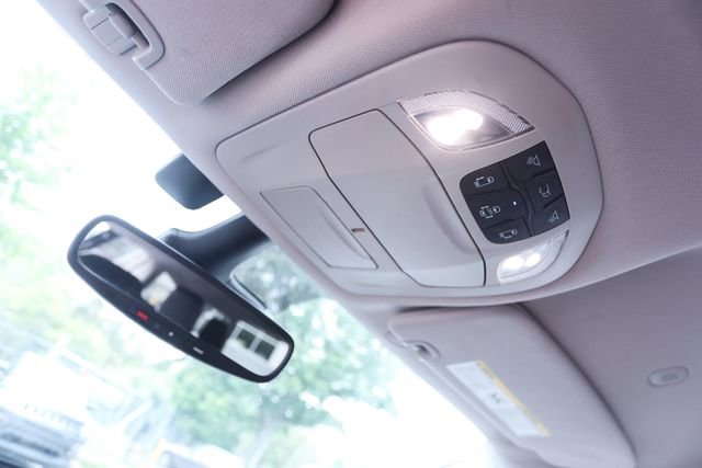 Used 2022 Chrysler Pacifica Touring-L w/ Uconnect Theater Family Group FWD image 48