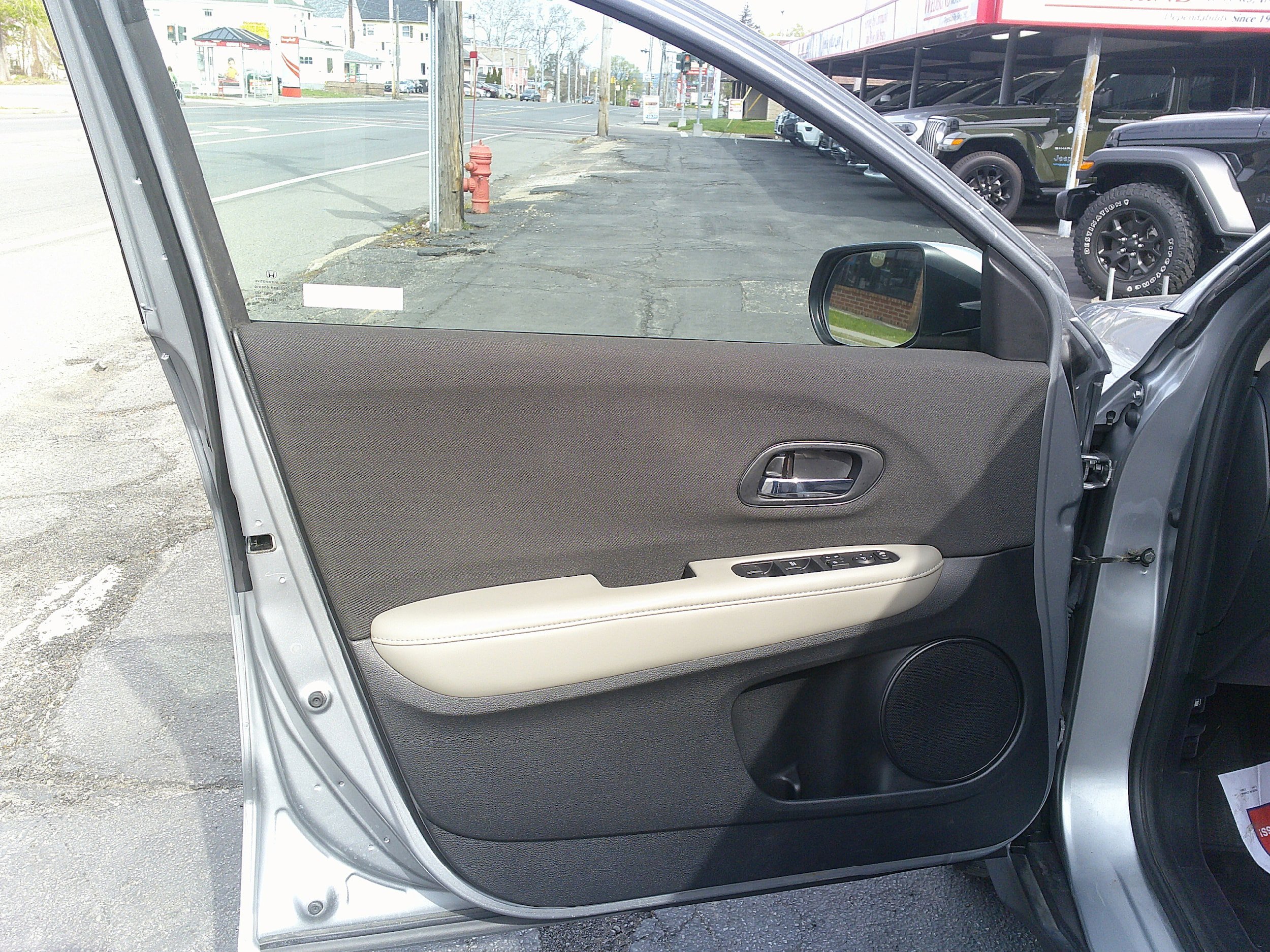 Used 2019 Honda HR-V LX image 15