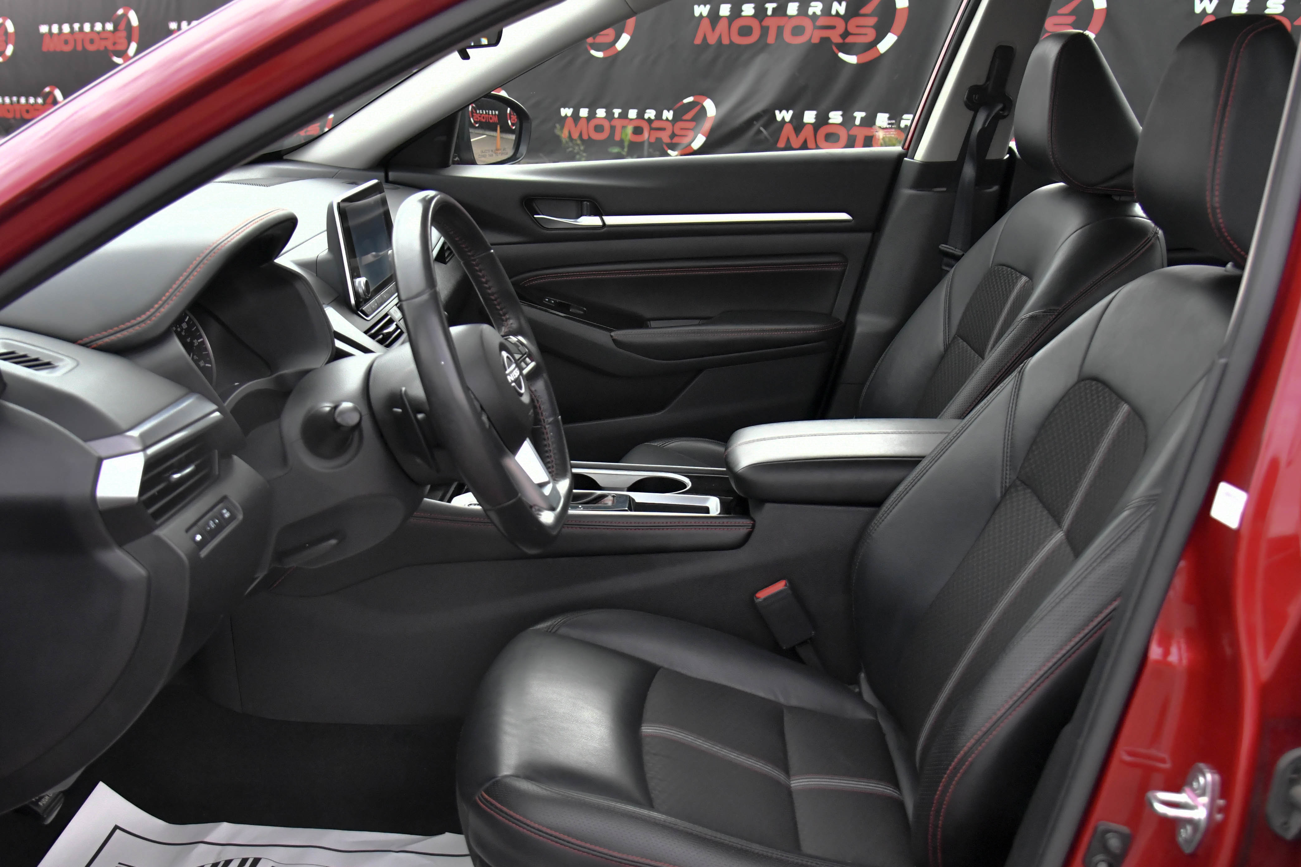 Used 2023 Nissan Altima 2.5 SR image 17