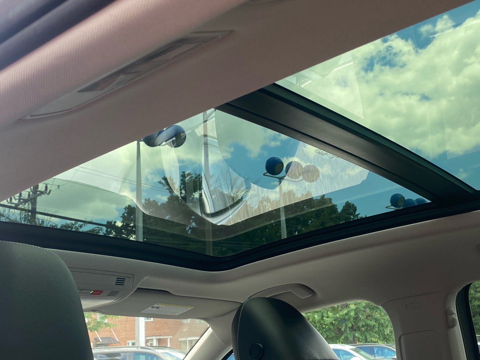 Certified 2023 Volkswagen Tiguan SE w/ Panoramic Sunroof Package FWD image 20